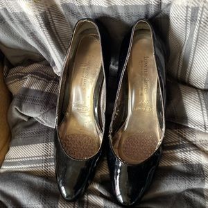 Size 7 women’s black high heel